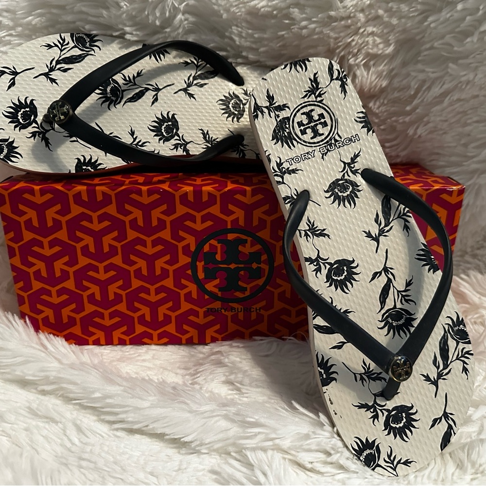 Tory Burch Monochrome Floral Flip Flops - Picture 2 of 4